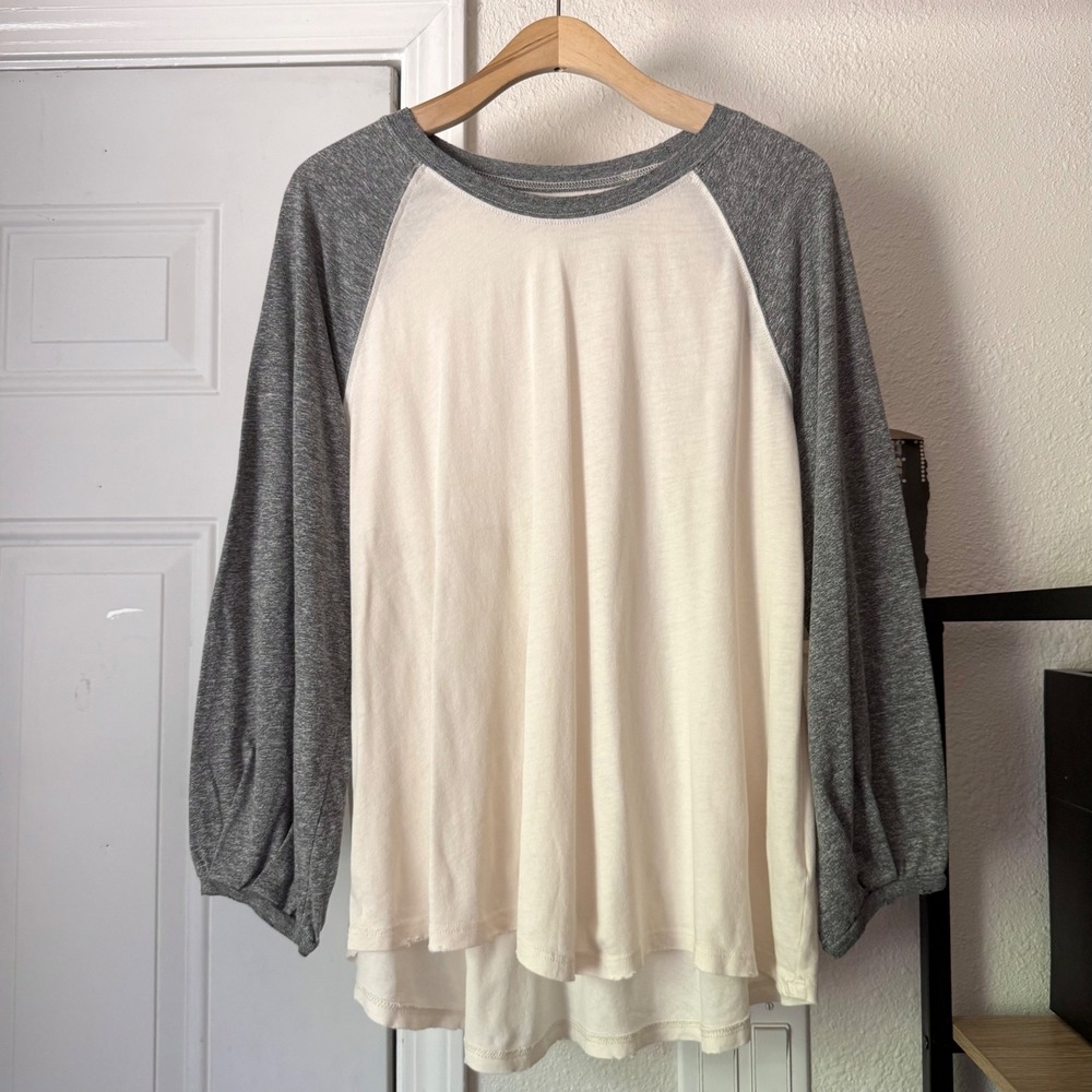 THE GREAT. grey white long sleeve distressed crew neck baseball raglan tee top